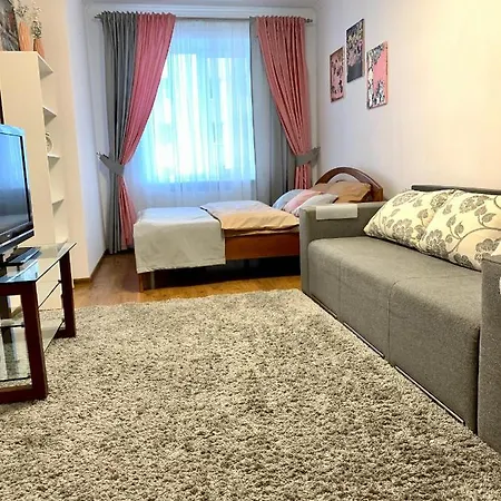 комфотна поруч з парком. Lviv