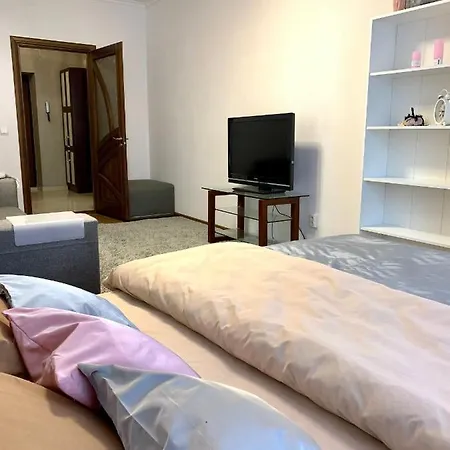 Апартаменти комфотна поруч з парком.