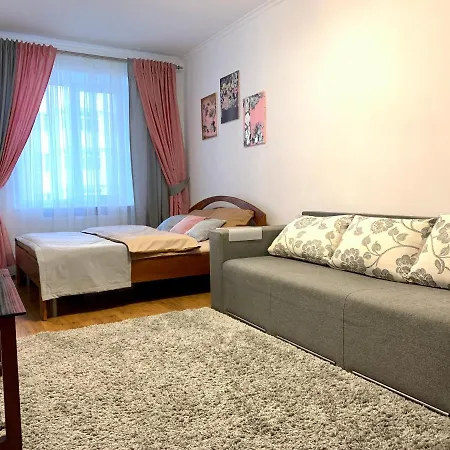 Lägenhet комфотна поруч з парком.