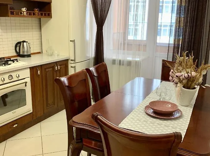 комфотна поруч з парком.