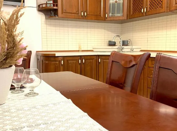 Apartman комфотна поруч з парком.