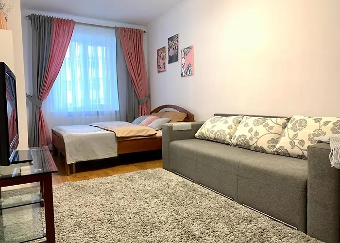 Apartman комфотна поруч з парком.